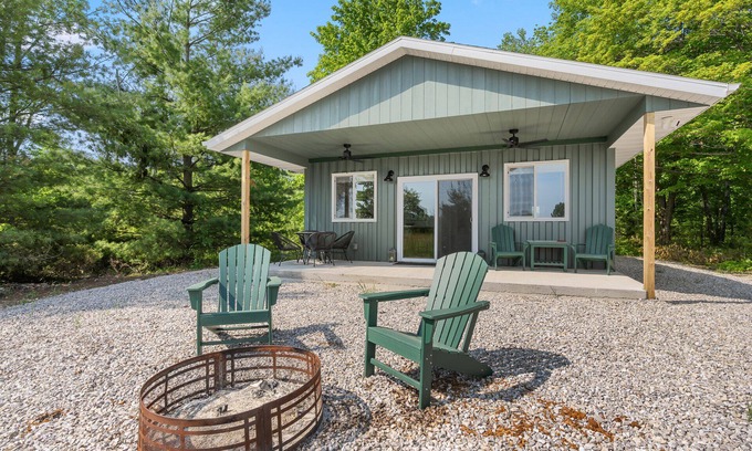 Fish Creek Cabin | Modern Comfort, Dog Friendly Private lot in Fish Creek