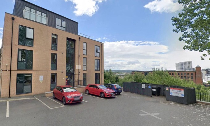 Leeds Apartment | Modern Comfort | 2BR Home for 4 | Relax & Unwind