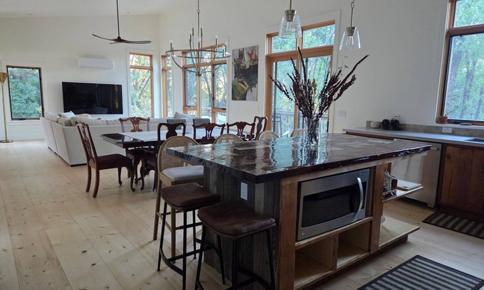 Colfax House | Modern Comfort in a Peaceful Woodland Setting