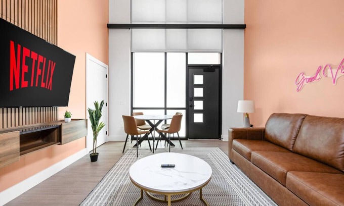 Mile Square Apartment | Modern Comfort Meets Class in Downtown Indy