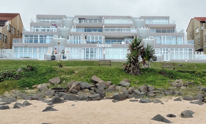 Ballito Apartment | Modern complex on Ballito promenade