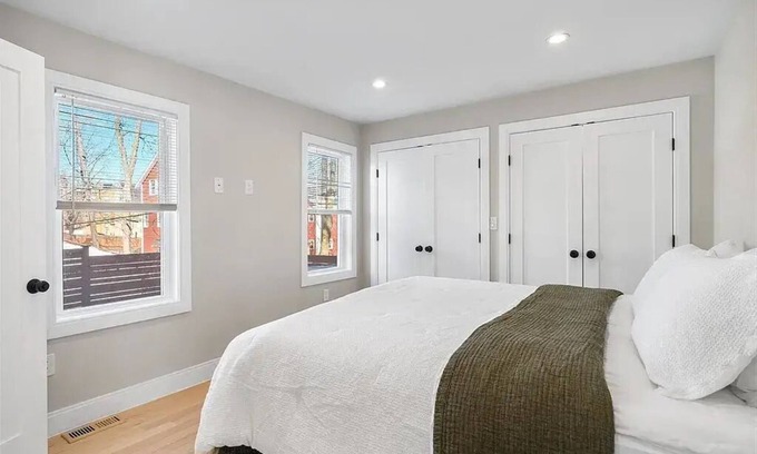 Dudley Square Condo | Modern Condo in Quiet Neighborhood Near Majority of Boston Hospitals