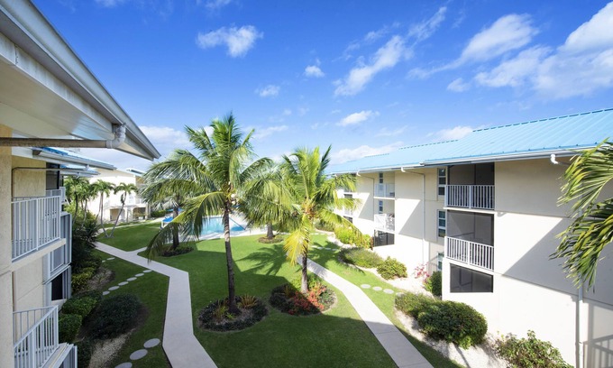 Seven Mile Beach Condo | Modern Condo - Seven Mile Beach - Cayman Islands - Walk Everywhere
