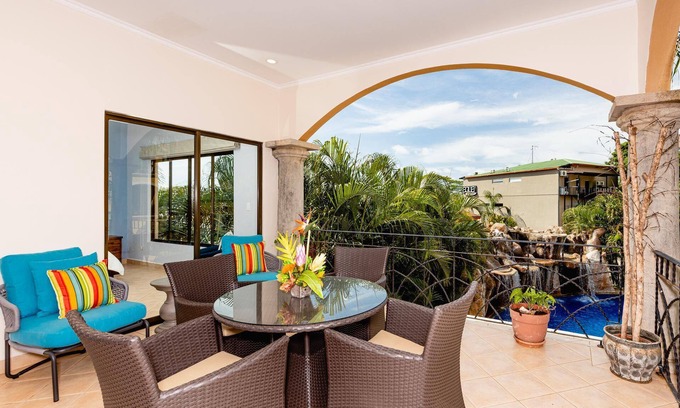 Tamarindo Condo | Modern condo with ocean view - Directly across the street from Tamarindo Beach