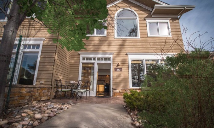 Stanley Hills Condo | Modern condo with cozy fireplace, private hot tub, and Jacuzzi!