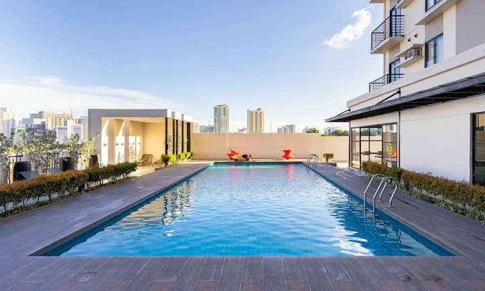 Lahug Condo | Modern Condo with Fast WiFi – 10 Mins walk to IT Park