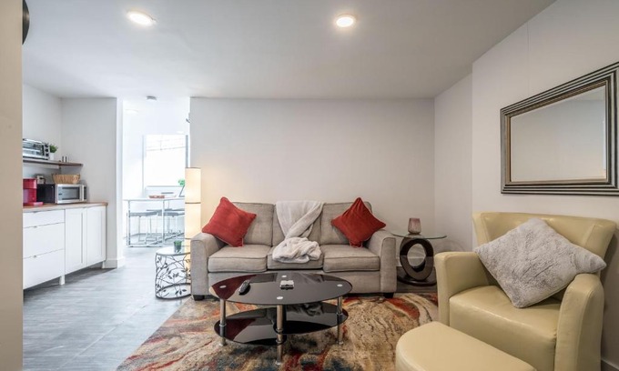 Bedford Apartment | Modern Contemporary 2 Bedroom Suite