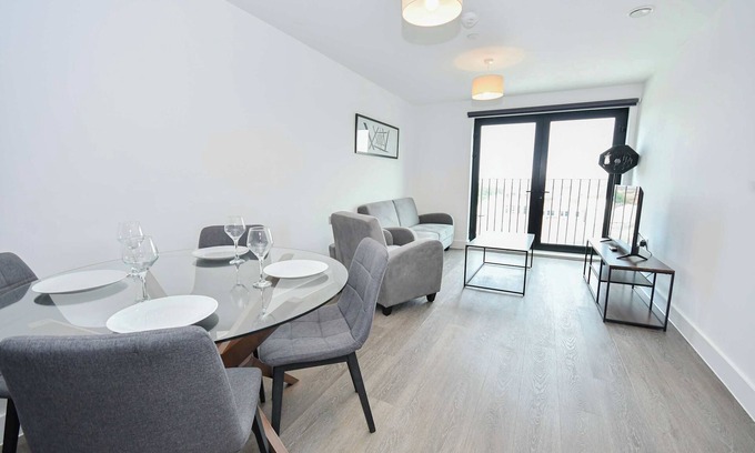 Liverpool City Centre Apartment | Modern & Convenient 2 Bedroom Liverpool Apartment
