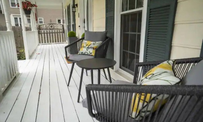 Roswell House | Modern Convenient Spot for 9 to Enjoy & Relax!