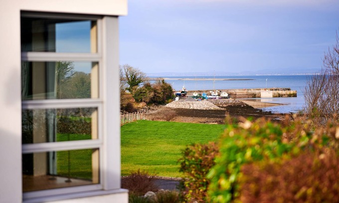 Ballyvaughan House | Modern Cottage on the Burrens' Edge with Sea Views
