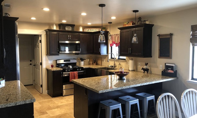 Paso Robles House | Modern country escape with vineyard views, dog friendly