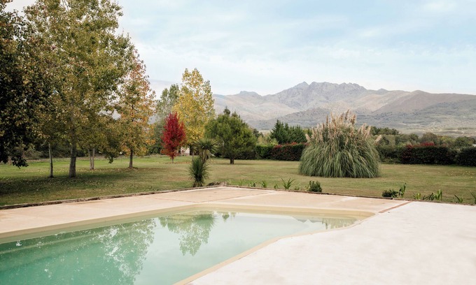 Candeleda Cottage | Modern country house with pool and breathtaking views.