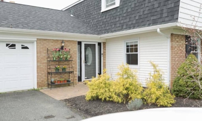 West Freehold House | Modern, Cozy Home in Freehold