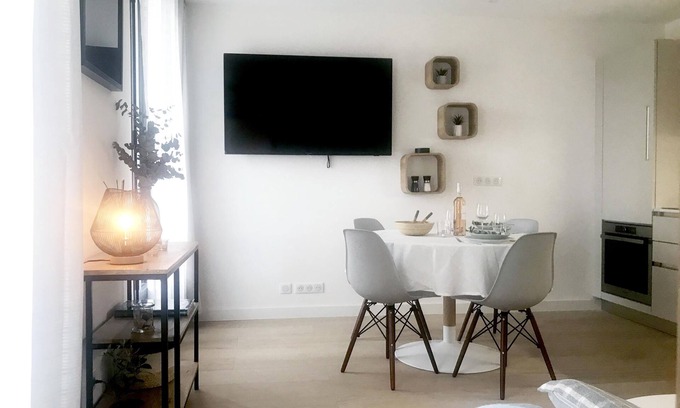 Antibes City Centre Apartment | Modern & Cozy One Bedroom Apartment - Paul Arène - Antibes