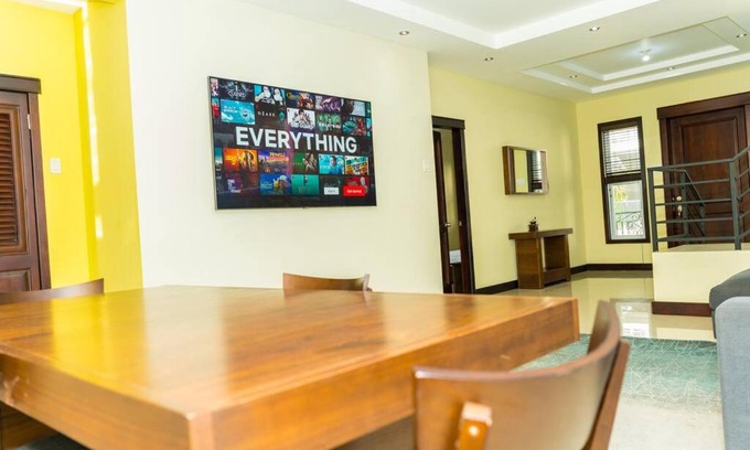 Barbican Apartment | Modern-Day Luxury Penthouse, 2 Bedrooms with a Pool & Gym