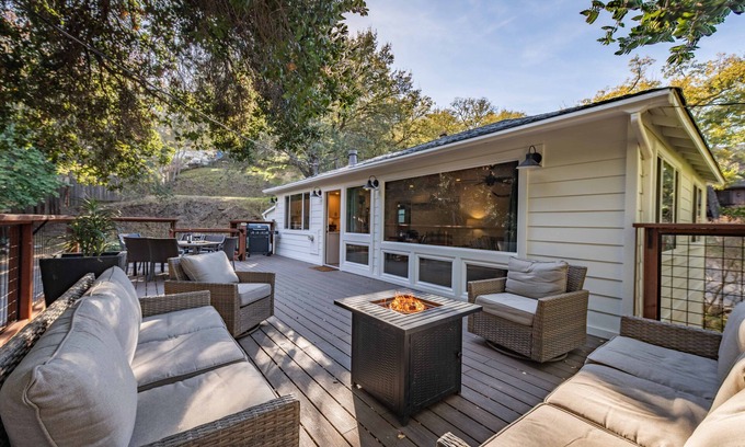 Paso Robles House | Modern Downtown Cottage Nestled Among the Trees
