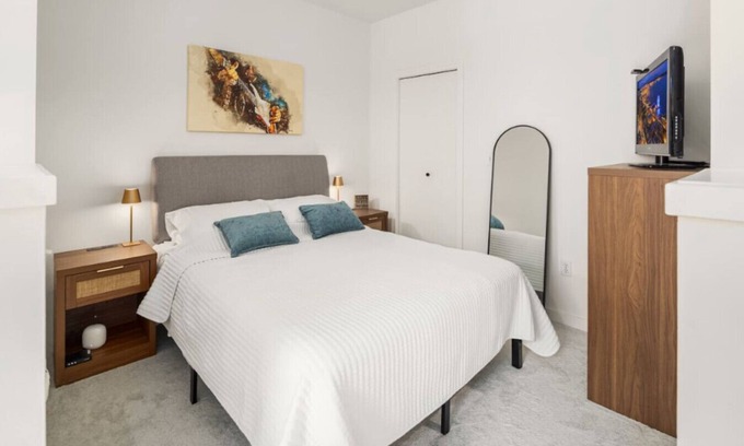 Belltown Apartment | Modern Downtown Seattle Studio W/Amenities