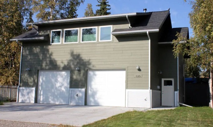 Fairbanks House | Modern Downtown Two Bedroom Home