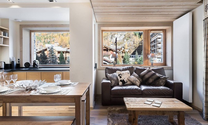 Le Cret Apartment | Modern Duplex Apartment, Ski Shuttle, Parking, Pet-Friendly