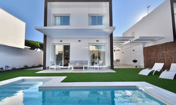 Chiclana de la Frontera Villa | Modern luxury Villa Blanco Chiclana with private pool in La Barrosa