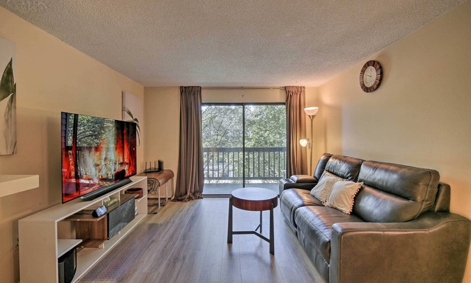 Renton Condo | Modern Family Condo ~ 12 Mi to Downtown Seattle!