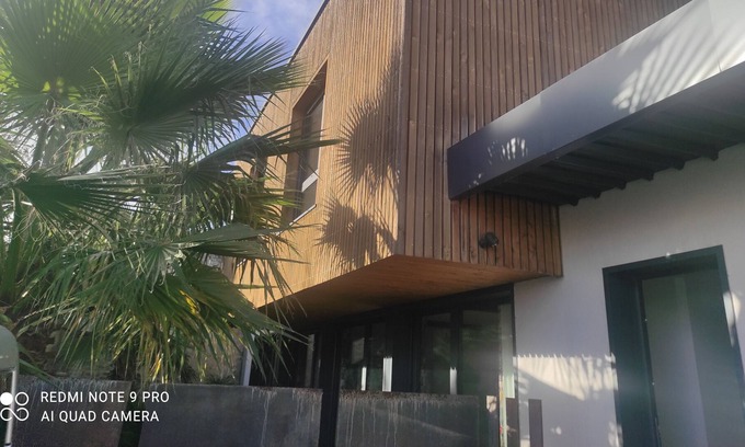 Dompierre-sur-Mer House | Modern family house in the heart of the city.