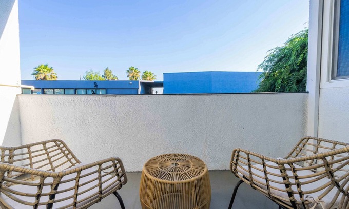 Altadena Apartment | Modern Family Getaway w/Spacious Living Areas #4