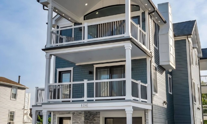 Wildwood Crest House | Modern family home in the Crest.