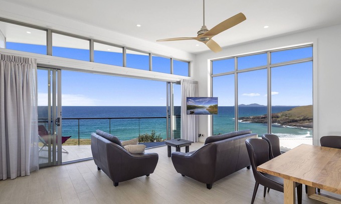 Scotts Head House | Modern Family Home With Breathtaking Ocean Views!