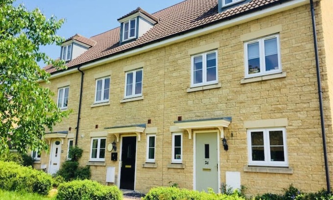 Westbury House | Modern Family Home Near Longleat Safari Park
