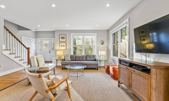 Vineyard Haven House | Modern Family Home Walkable to Town