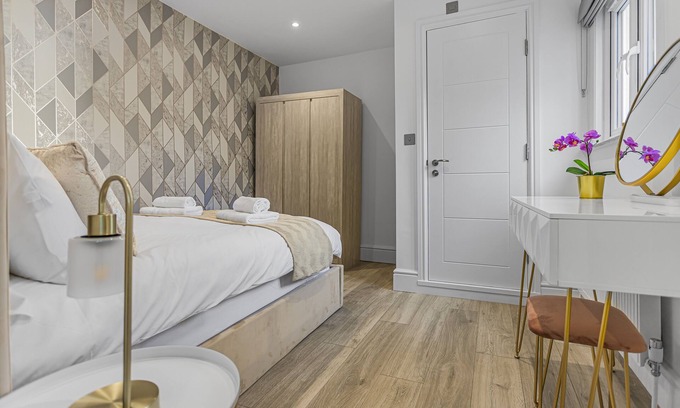 Queen's Park Apartment | Modern Flat in Maida Vale