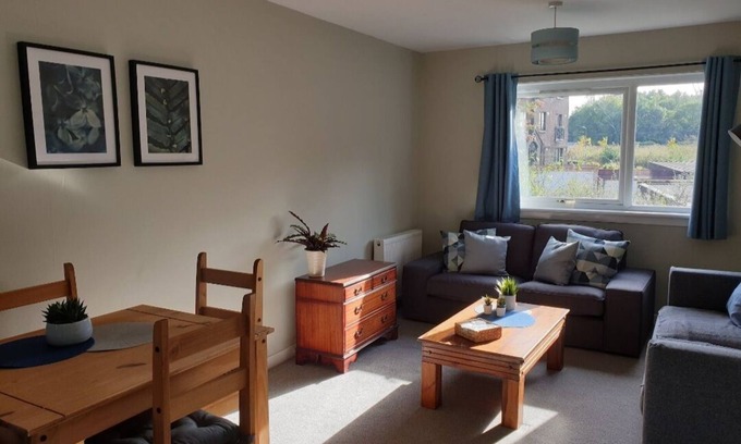 Dalry Apartment | Modern flat near Murrayfield Stadium, sleeps 4