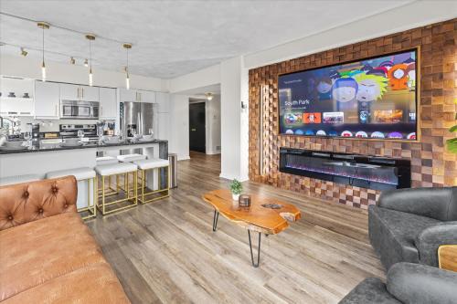 Wholesale District Apartment | Modern Flat off Meridian - Walk Anywhere Downtown