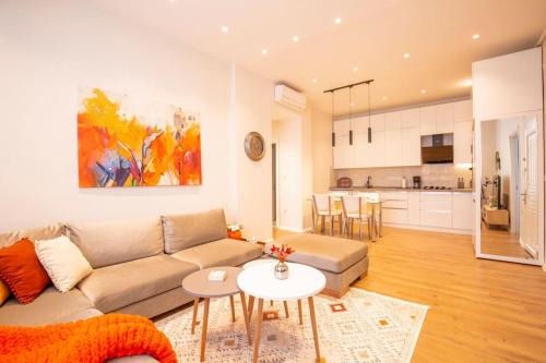 Osmanbey Apartment | Modern Flat with Central Location near Nisantasi