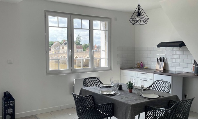 Montrichard Val de Cher Apartment | Modern apartment near Beauval zoo and castles