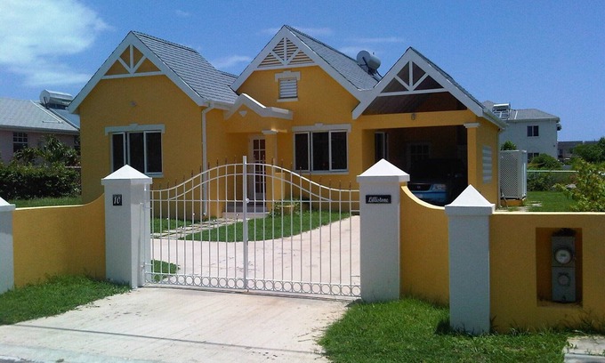 Inch Marlowe House | Modern fully equipped bungalow in south-east part of island