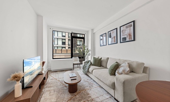 Port Morris Apartment | Modern Furnished 1-bedroom apartment minutes from Manhattan