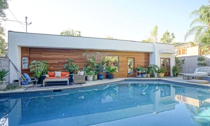 Sherman Oaks House | Modern gem/creative oasis in central Sherman Oaks