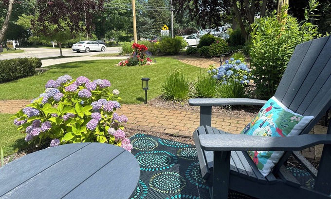 Glen Arbor Apartment | Modern Glen Arbor studio apartment with beautiful full kitchen and laundry room.