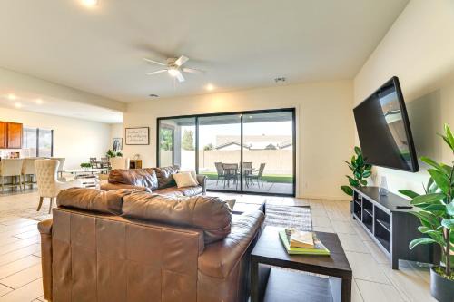 Glendale House | Modern Glendale Getaway about 3 Mi To Stadium!
