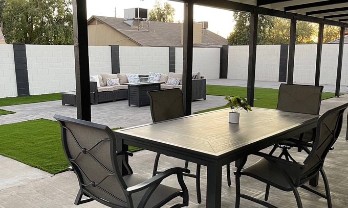 Maryvale House | Modern Glendale Home, 5 minutes Away From State Farm Stadium