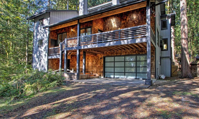 Burley House | Modern Harstine Island Hideaway w/ Water Views!