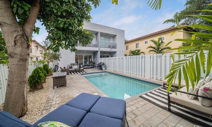 Coral Way House | Modern Haven 5B/4B w/Heated Pool - Last Minute Booking Sale!