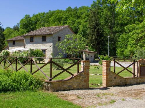 Piegaro House | Modern Holiday Home in Pietrafitta Umbria with Garden