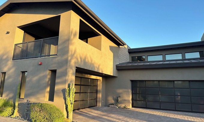 Cave Creek House | Modern Home 2 Min Walk to Town Center with Garage!