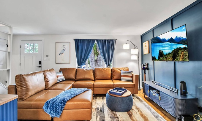 Cheektowaga House | Modern Home 3 Minutes from Airport!