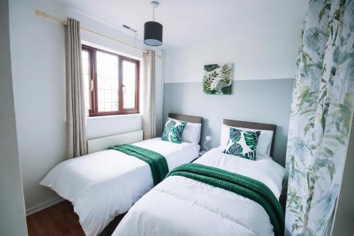 Cheshunt House | Modern Home - Contractors welcome