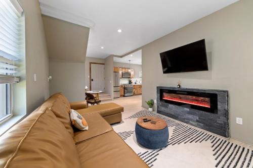 Lake Placid House | Modern Home &Cozy