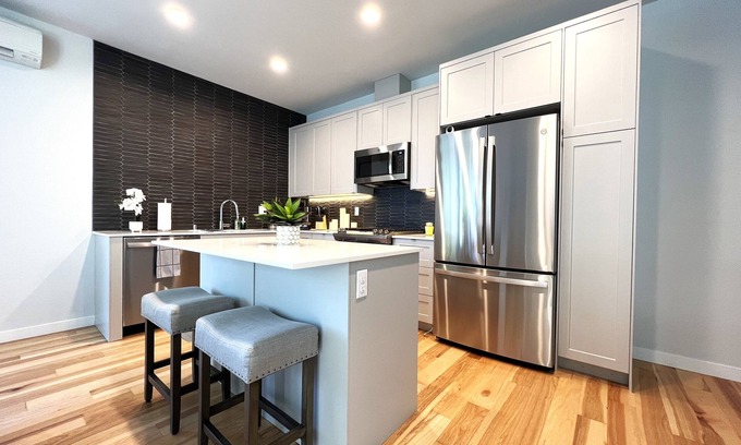 Fairmount Park House | Modern Home in Heart of West SEA (safer area), near Downtown, Beach, Hwy Access